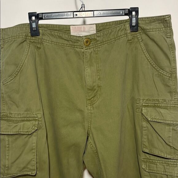 Olive Green Cargo Shorts with Durable Fabric - Picture 2 of 9